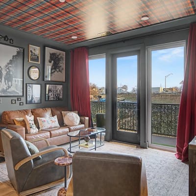 Luxury Designer Lounge 2mi to Broadway w/ Balcony