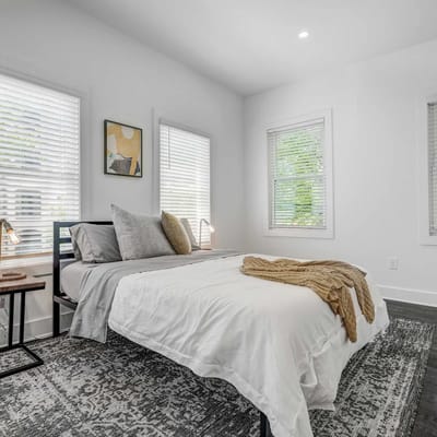 Midtown Contemporary Comfort Near Piedmont Park